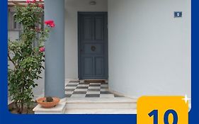Met & Kas Corner Spacious House With Countryard